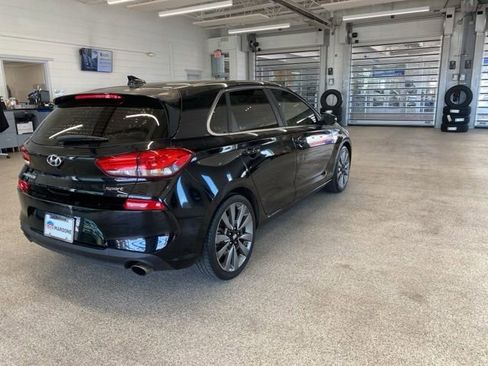 Used 2018 Hyundai Elantra GT Sport w/ Sport Tech Package 04 FWD image 5