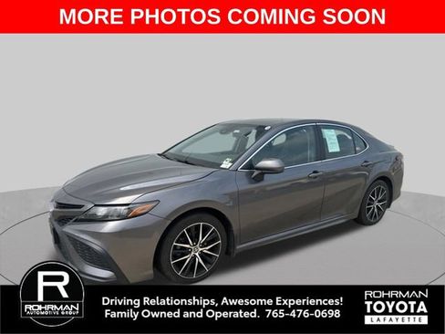 Used 2021 Toyota Camry SE AWD/4WD image 1