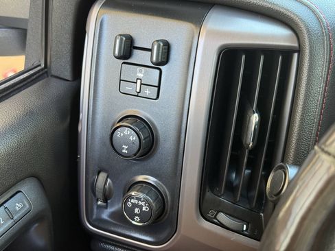 Used 2016 GMC Sierra 2500 SLT w/ Duramax Plus Package AWD/4WD image 28