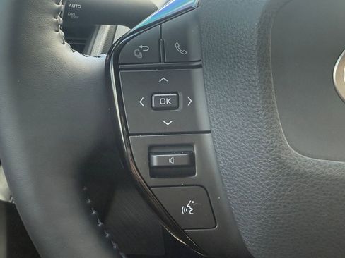 Used 2025 Toyota Prius Limited image 17