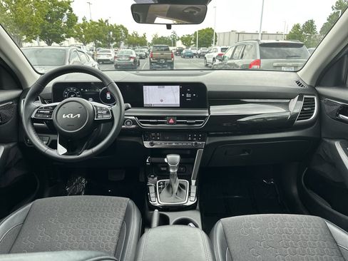 Used 2024 Kia Seltos S FWD image 29