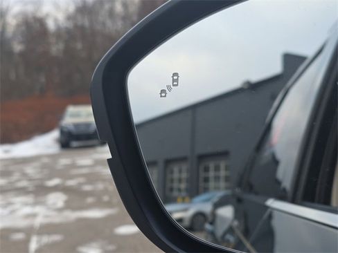 Certified 2023 Nissan Pathfinder SL w/ Black Appearance Package image 30