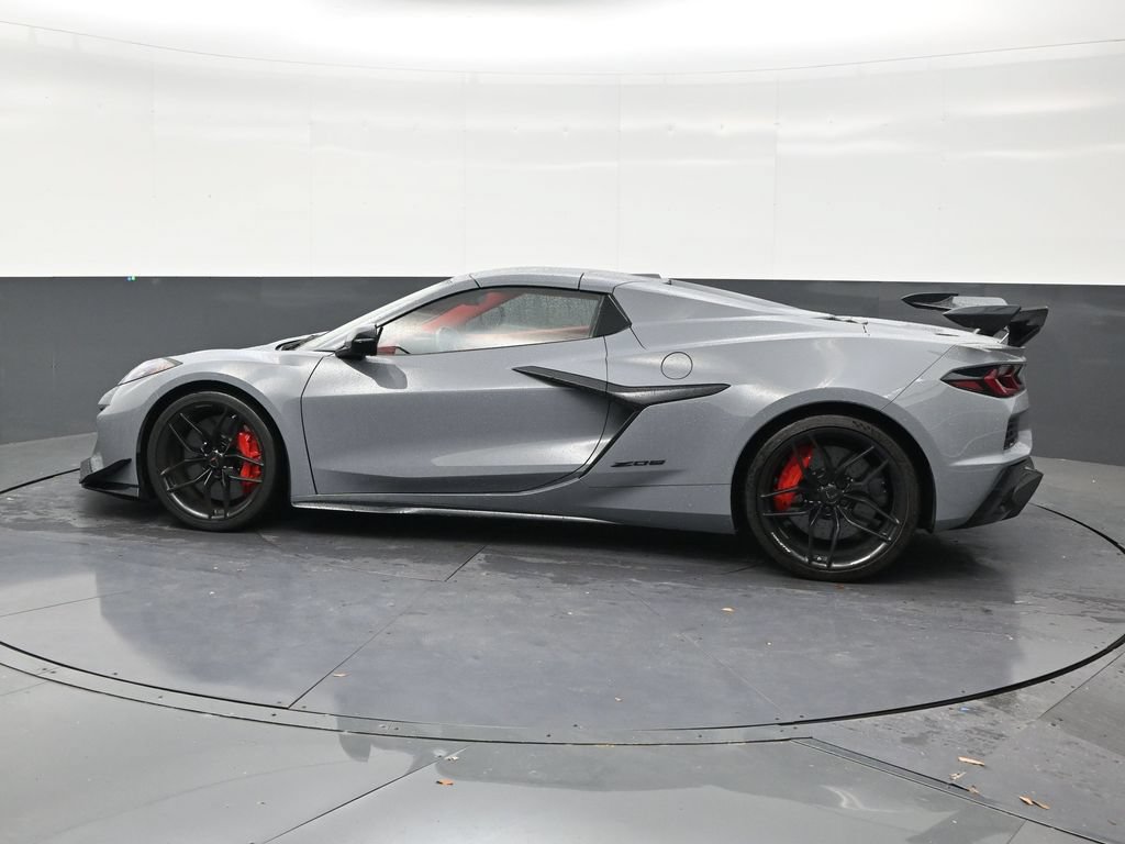 Used 2025 Chevrolet Corvette Z06 w/ Z07 Performance Package RWD image 2