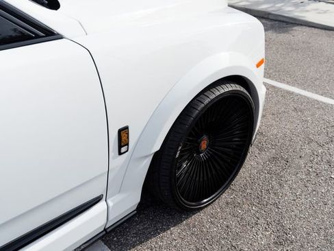 Used 2023 Rolls-Royce Cullinan w/ Cullinan Package image 18
