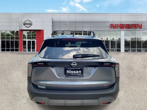 Certified 2026 Nissan Kicks SR FWD image 3