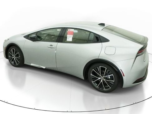 New 2026 Toyota Prius XLE FWD image 4