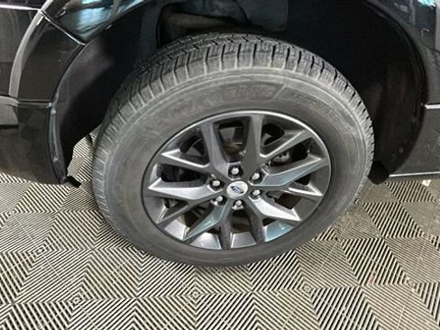 Used 2017 Ford Expedition EL Limited w/ Equipment Group 301A AWD/4WD image 9