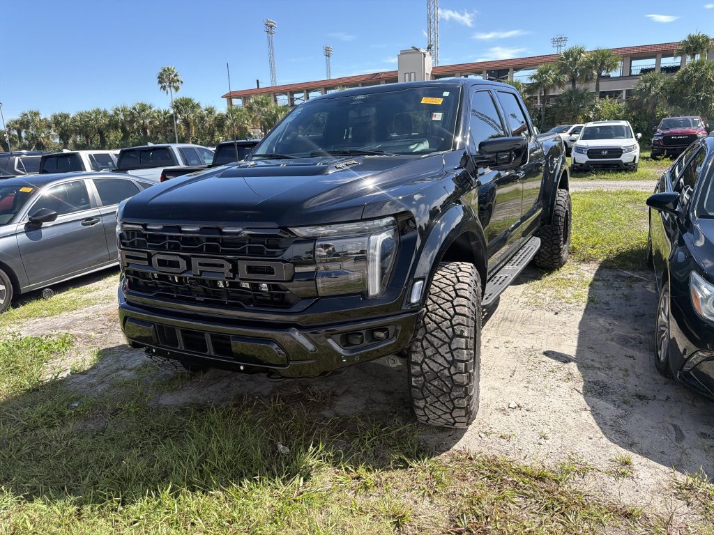 Used 2025 Ford F150 Raptor AWD/4WD image 8