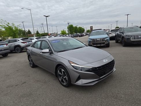 Certified 2023 Hyundai Elantra SEL w/ Convenience Package FWD image 4