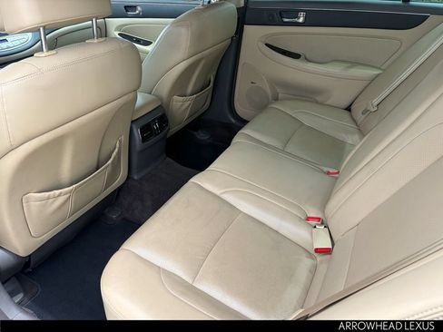 Used 2011 Hyundai Genesis 4.6 RWD image 27