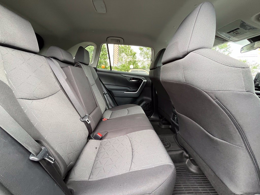 Used 2022 Toyota RAV4 XLE AWD/4WD image 24