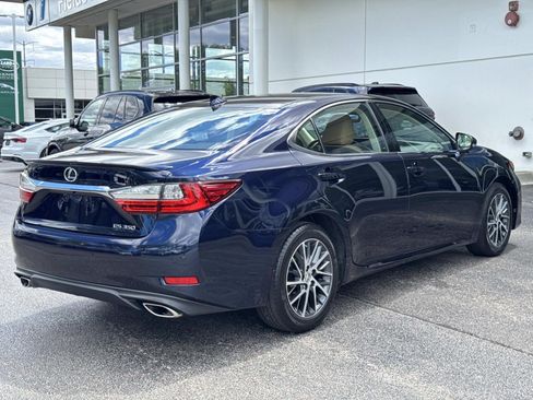 Used 2017 Lexus ES 350 w/ Luxury Package FWD image 5