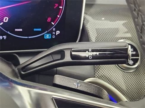 Used 2025 Mercedes-Benz GLC 300 4MATIC image 28