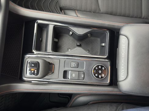 Used 2024 Nissan Pathfinder Rock Creek AWD/4WD image 17