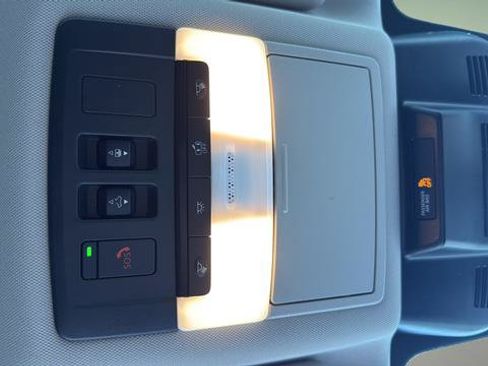 Used 2023 Nissan Rogue SL AWD/4WD image 24