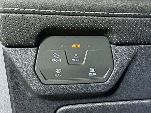 New 2026 Volkswagen Atlas SEL image 10