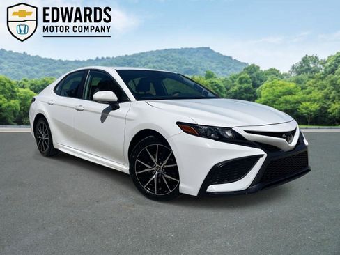 Used 2024 Toyota Camry SE w/ Convenience Package image 1