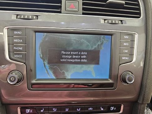 Used 2017 Volkswagen Golf Alltrack S image 19