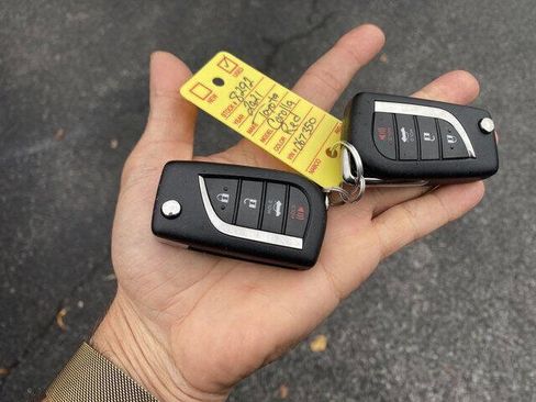 Used 2021 Toyota Corolla SE image 5