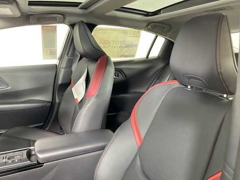 New 2026 Toyota Prius Plug-In Hybrid FWD image 9