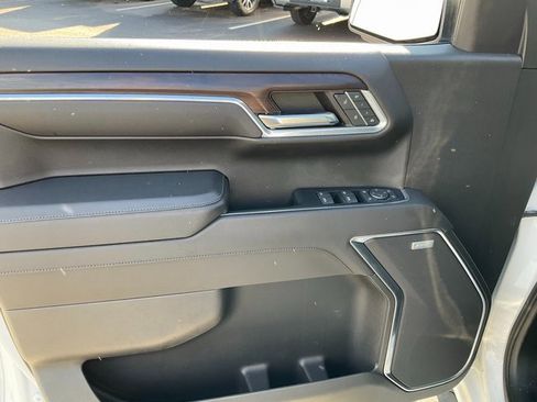 Used 2023 GMC Sierra 1500 SLT w/ SLT Premium Package image 7