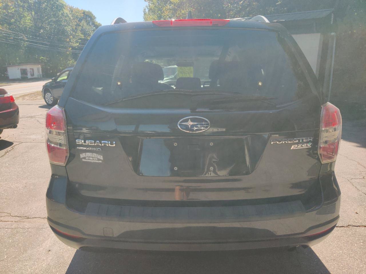 Used 2016 Subaru Forester 2.5i Premium w/ All-Weather Package AWD/4WD image 5