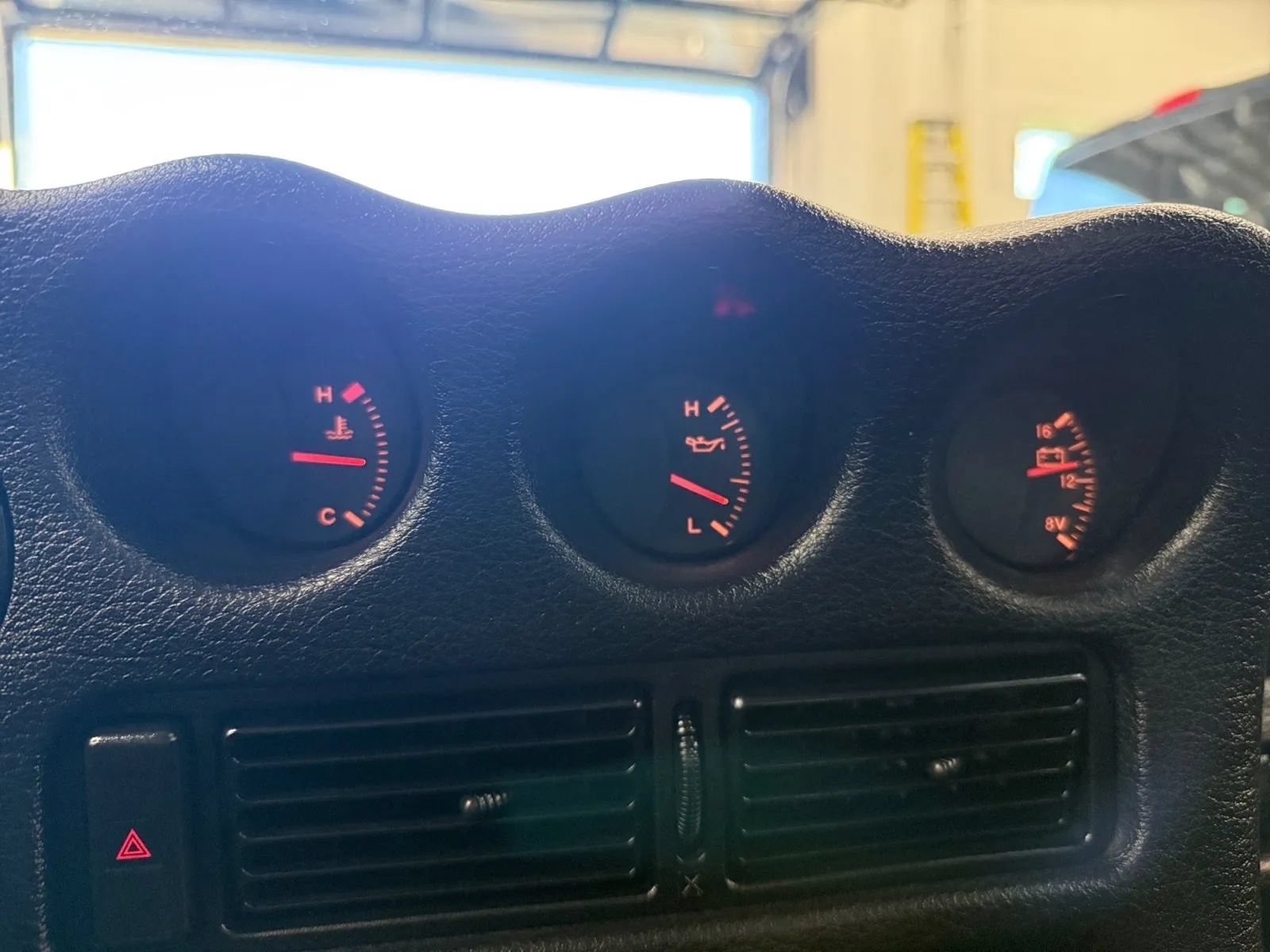 Used 1998 Mitsubishi 3000GT FWD image 19