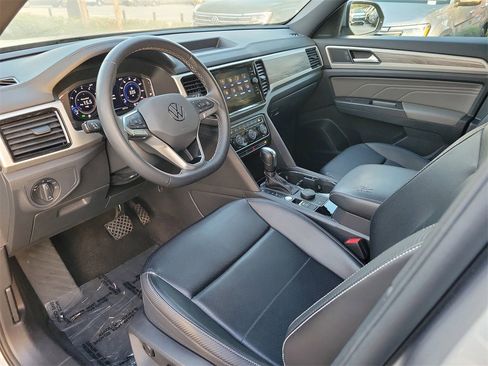 Certified 2022 Volkswagen Atlas Cross Sport SE image 14