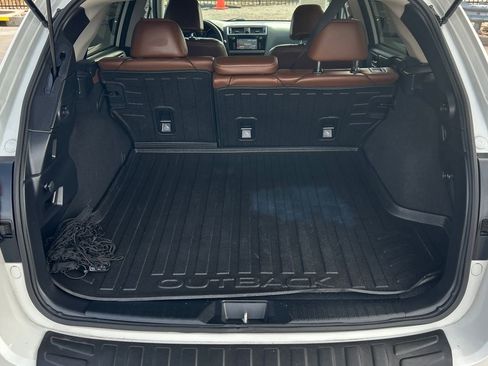 Used 2017 Subaru Outback 2.5i Touring image 12