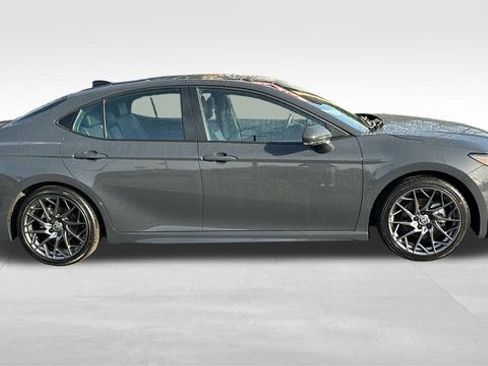 Used 2025 Toyota Camry XSE FWD image 32