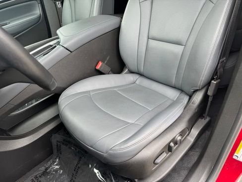 Certified 2023 Buick Enclave Essence w/ Experience Buick Package AWD/4WD image 5