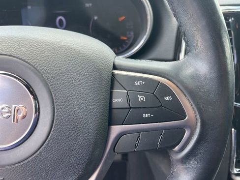 Used 2020 Jeep Grand Cherokee Laredo w/ Laredo X Package RWD image 18