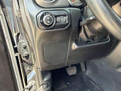 Used 2022 Jeep Gladiator Sport AWD/4WD image 18