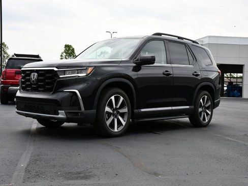 Used 2024 Honda Pilot Elite image 3