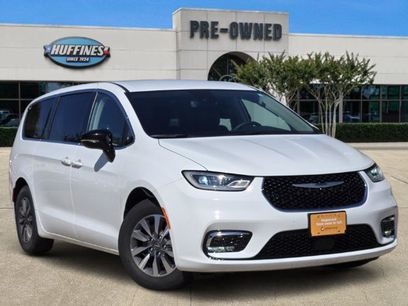 Certified 2024 Chrysler Pacifica Limited