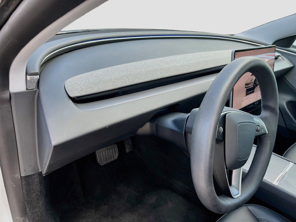 Used 2025 Tesla Model 3 Long Range RWD image 9