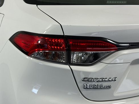 Used 2021 Toyota Corolla LE image 35