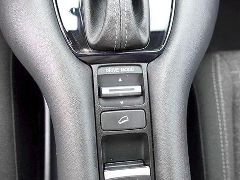 Used 2025 Honda HR-V LX image 20