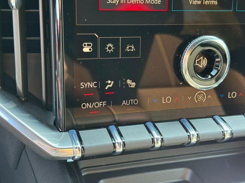 New 2026 GMC Acadia Elevation image 13