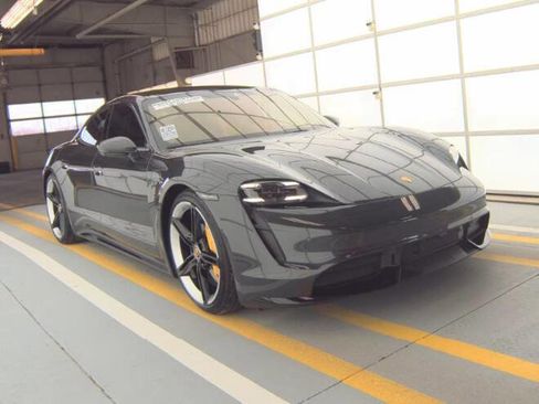 Used 2020 Porsche Taycan Turbo S image 3