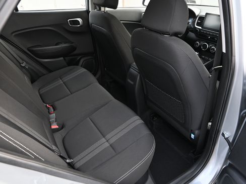 Used 2022 Hyundai Venue SEL image 35