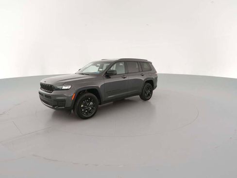 New 2025 Jeep Grand Cherokee L Laredo image 4