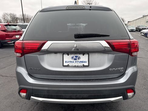 Used 2017 Mitsubishi Outlander SE image 6