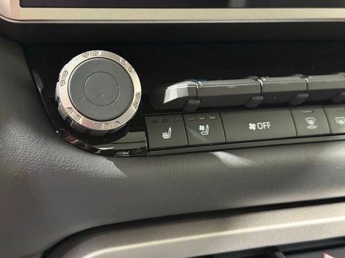 New 2026 Toyota Tundra Platinum AWD/4WD image 29