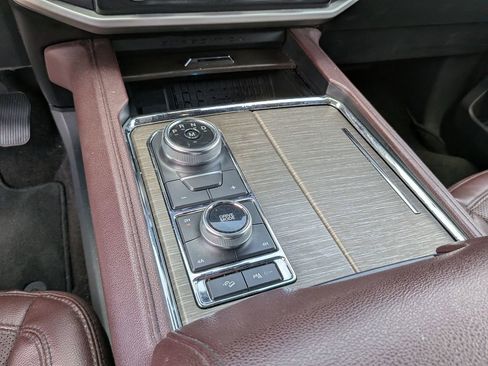 Used 2022 Ford Expedition Max Limited image 26