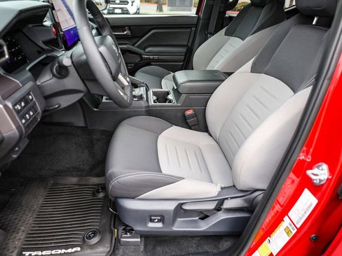 Certified 2025 Toyota Tacoma TRD Off-Road image 11