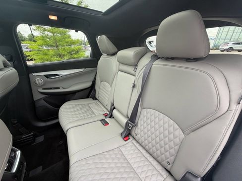 Used 2023 INFINITI QX50 Autograph AWD/4WD image 6