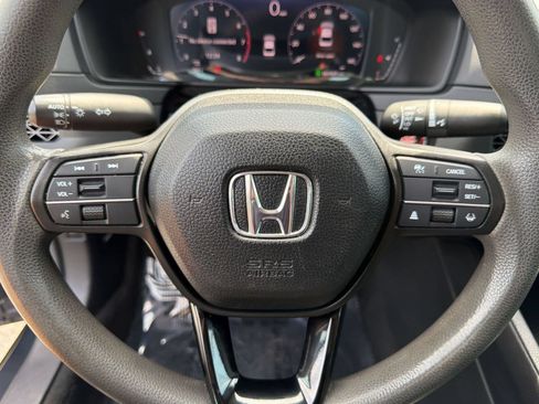 Used 2025 Honda Accord LX image 11
