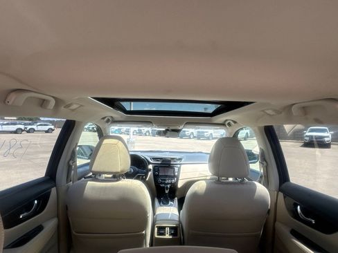 Used 2019 Nissan Rogue SV w/ Sun & Sound Touring Package FWD image 36