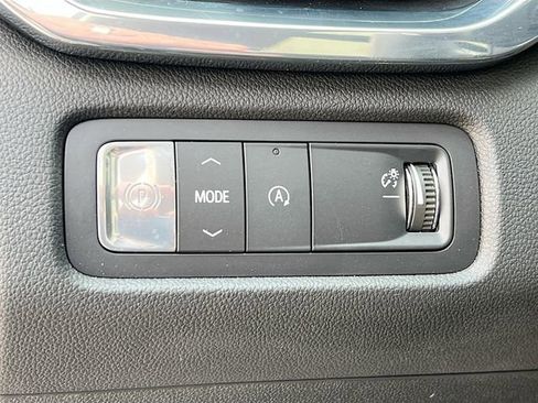 Used 2025 GMC Acadia Denali w/ Super Cruise Package image 11